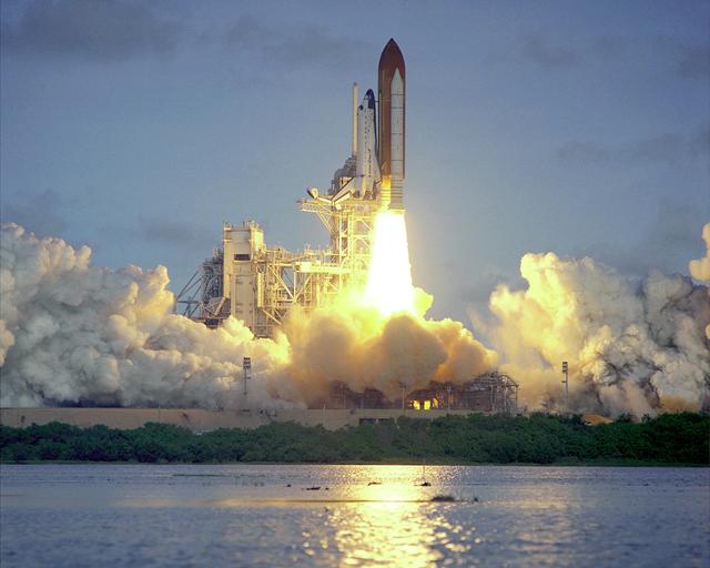 NASA image: KSC00pp1270