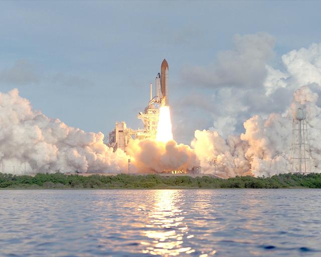 NASA image: KSC00pp1272