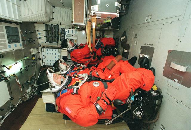 NASA image: KSC00pp1372