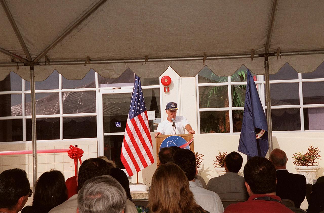 Bobby Bruckner, manager, ELV and Payload Carrier Programs, speaks at the ribbon-cutting ceremony of the E&O Building at KSC. Home for NASA’s unmanned missions since 1964, the building has been renovated to house the Expendable Launch Vehicle Program