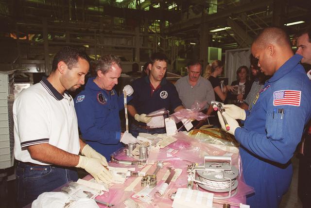 NASA image: KSC00pp1764