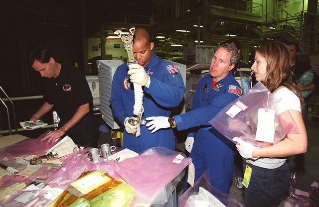 NASA image: KSC00pp1772