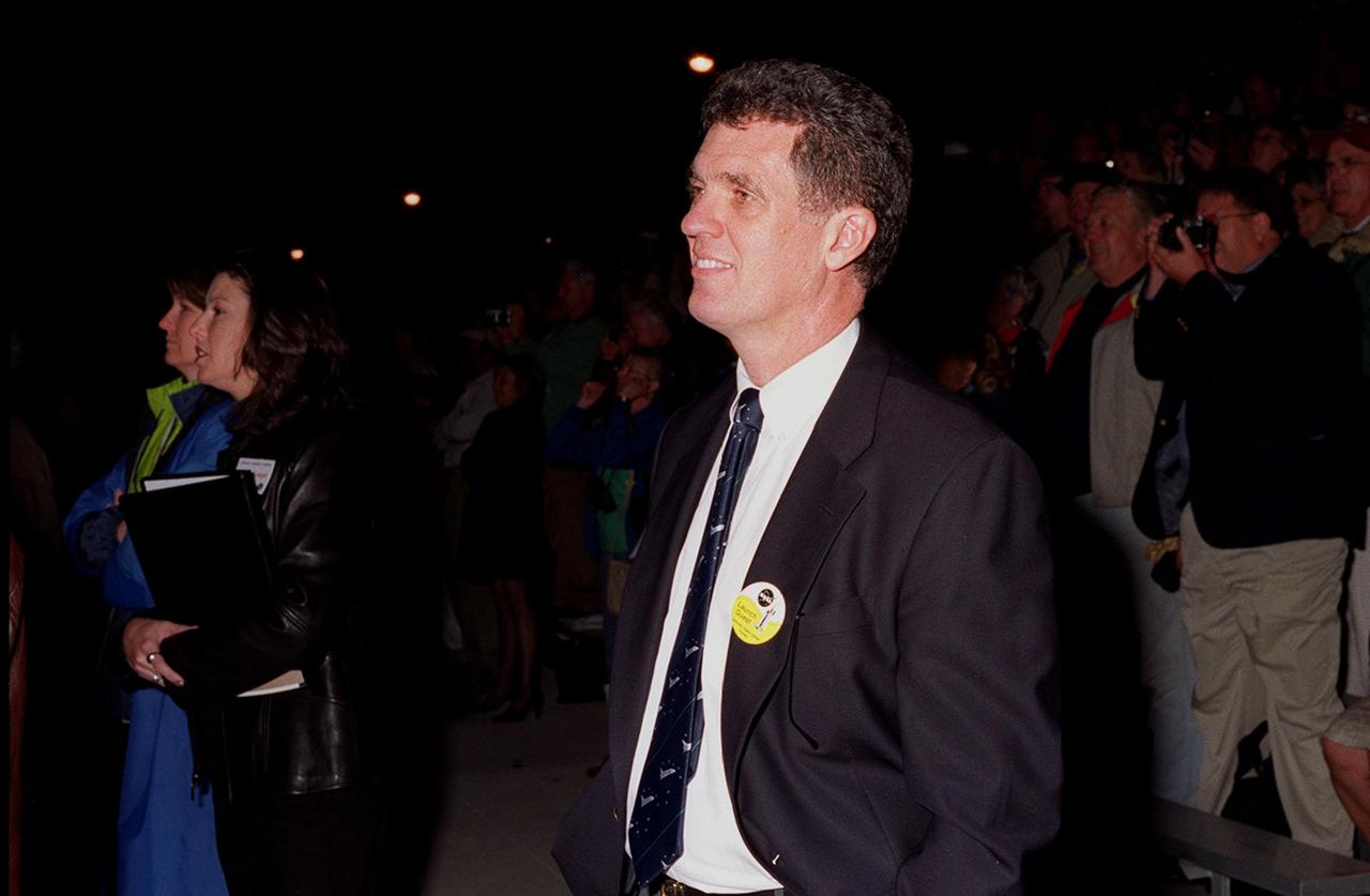 KENNEDY SPACE CENTER, FLA. -- Florida Congressman Dave Weldon enjoys the on-time launch of Space Shuttle Endeavour on the sixth construction flight to the International Space Station. Weldon and other guests of NASA viewed the launch from the Banana Creek VIP viewing site. Liftoff of Endeavour occurred at 10:06:01 p.m. EST. Endeavour is transporting the P6 Integrated Truss Structure that comprises Solar Array Wing-3 and the Integrated Electronic Assembly, to provide power to the Space Station. The 11-day mission includes two spacewalks to complete the solar array connections. Endeavour is expected to land Dec. 11 at 6:19 p.m. EST