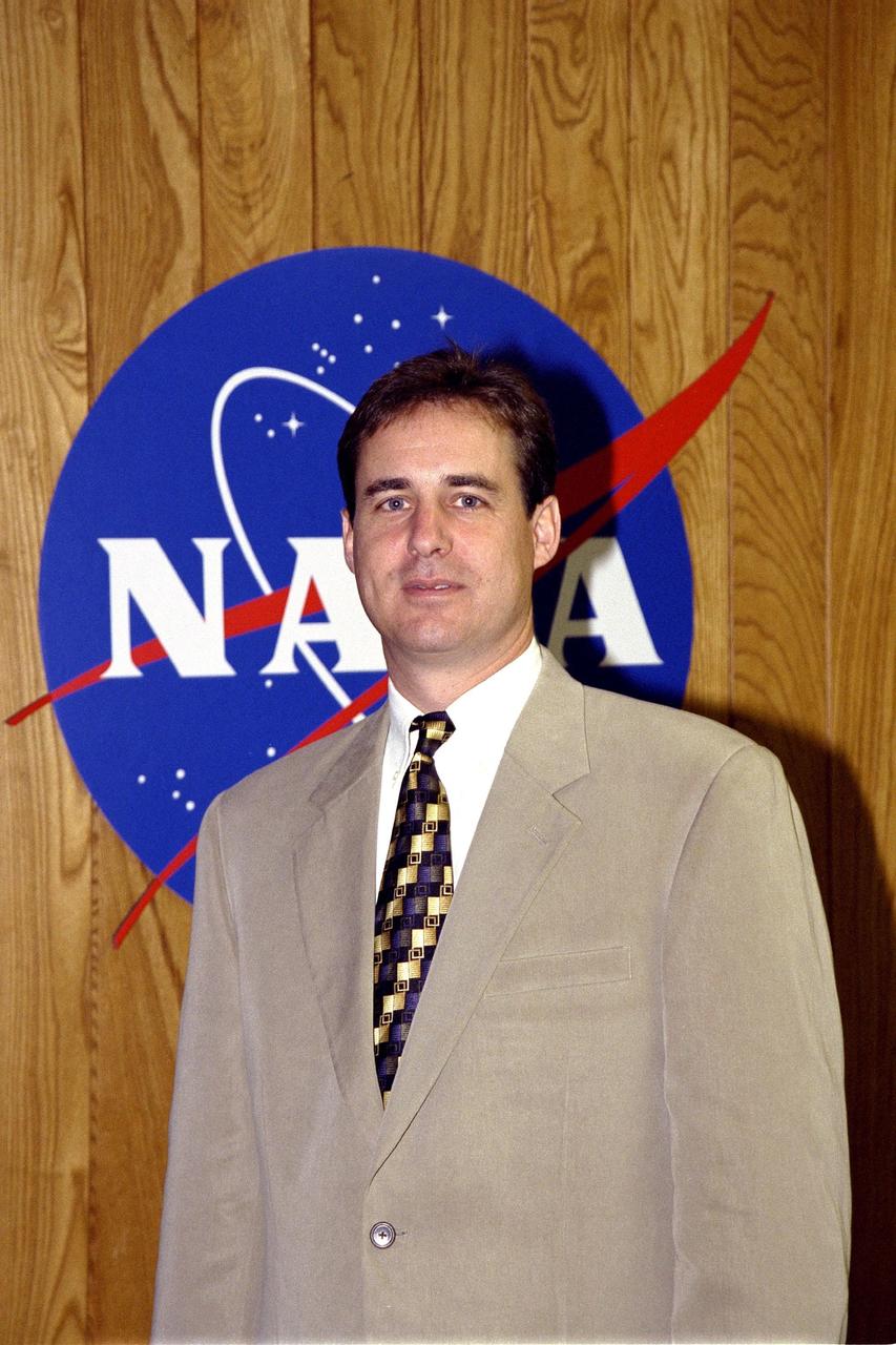 KENNEDY SPACE CENTER, FLA. -- Official portrait of Stephen J. Altemus, Shuttle Test director, NASA.