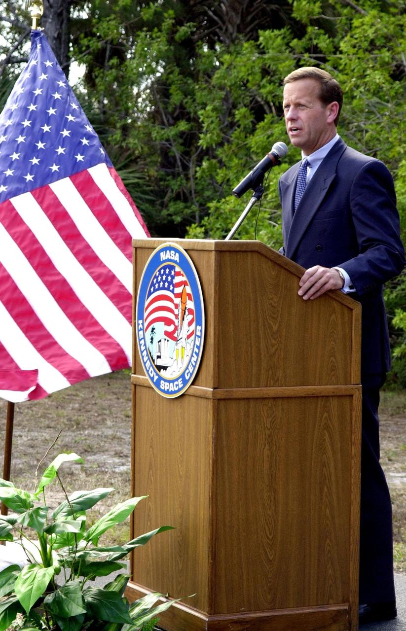 At a groundbreaking ceremony at KSC, Florida’s Lt. Gov. Frank Brogan expresses his support of the Center’s growth and important role of technology, especially through the International Space Station. The groundbreaking is for a roadway, to be known as Space Commerce Way, that will serve the public by providing a 24-hour access route through KSC from S.R. 3 to the NASA Causeway and KSC Visitor Complex. It is the start of a construction project that includes the Space Experiment Research & Processing Laboratory (SERPL). The project is enabled by a partnership and collaboration between NASA and the State of Florida to create a vital resource for international and commercial space customers. SERPL is considered a magnet facility, and will support the development and processing of life sciences experiments destined for the International Space Station and accommodate NASA, industry and academic researchers performing associated biological research