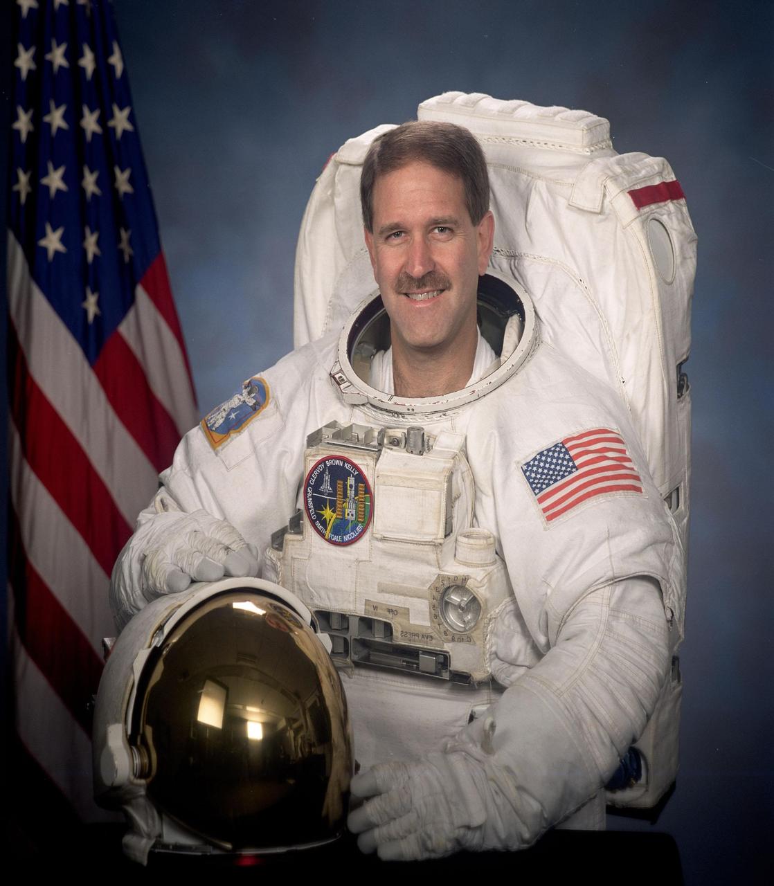 JOHNSON SPACE CENTER, HOUSTON, TEXAS -- (JSC 2000-06750) -- Official portrait of astronaut John M. Grunsfeld, Mission Specialist