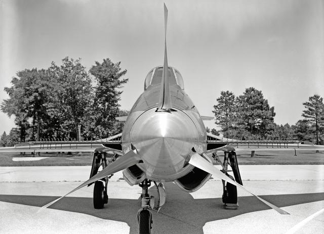 NASA image: Phase SB Propeller installed on F88B