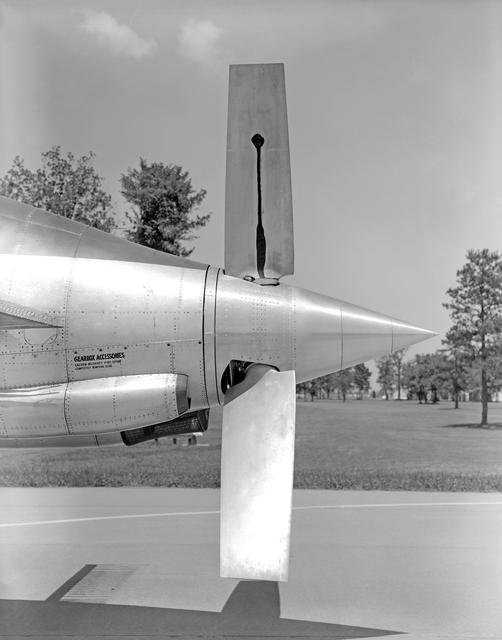 NASA image: Phase SB Propeller installed on F88B