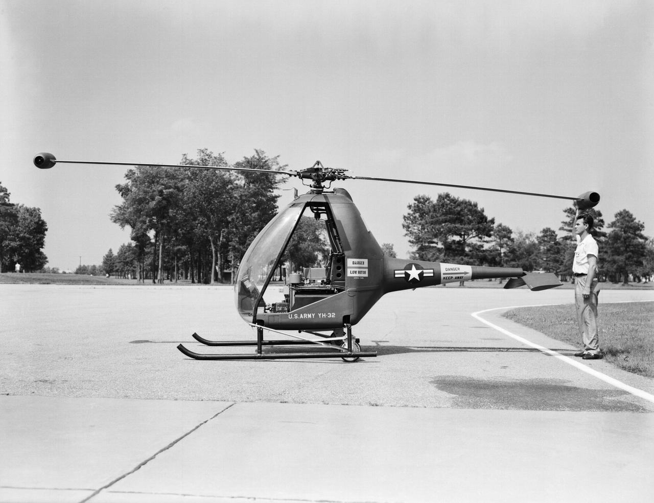 YH 32 Helicopter