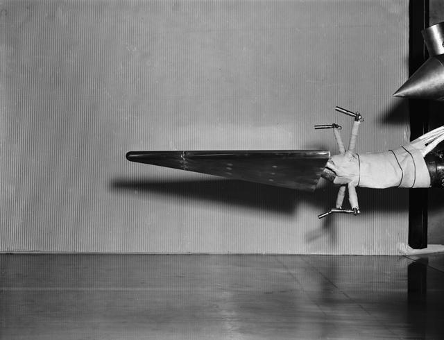 NASA image: Blunt Leading Edge Model in the Unitary Wind Tunnel 