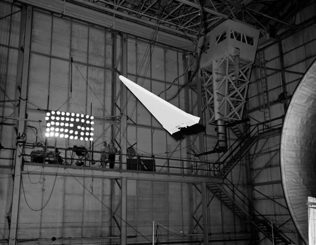 NASA image: Flat Delta Model Flying in F.S.T. 