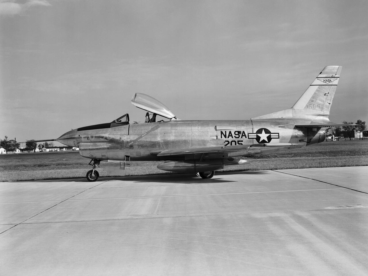 F-86 D NASA 205