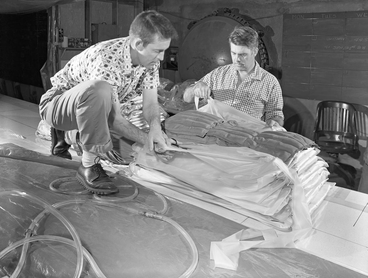 100' Satellite Packaging of Echo