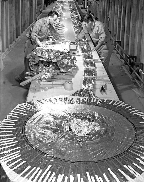 NASA image: 100' Satellite Packaging of Echo