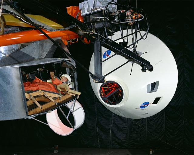 NASA image: Simulator for Apollo Rendezvous