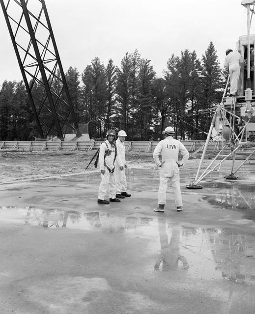 NASA image: Astronauts Conrad and Bean at Lunar Landing Research Facility