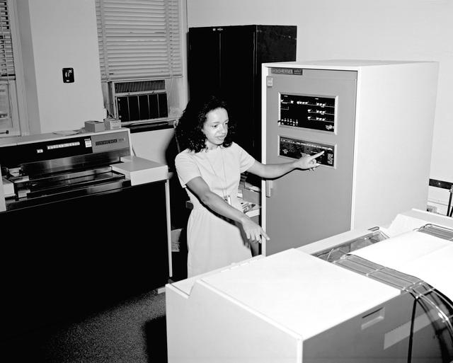 Christine Darden in computer room