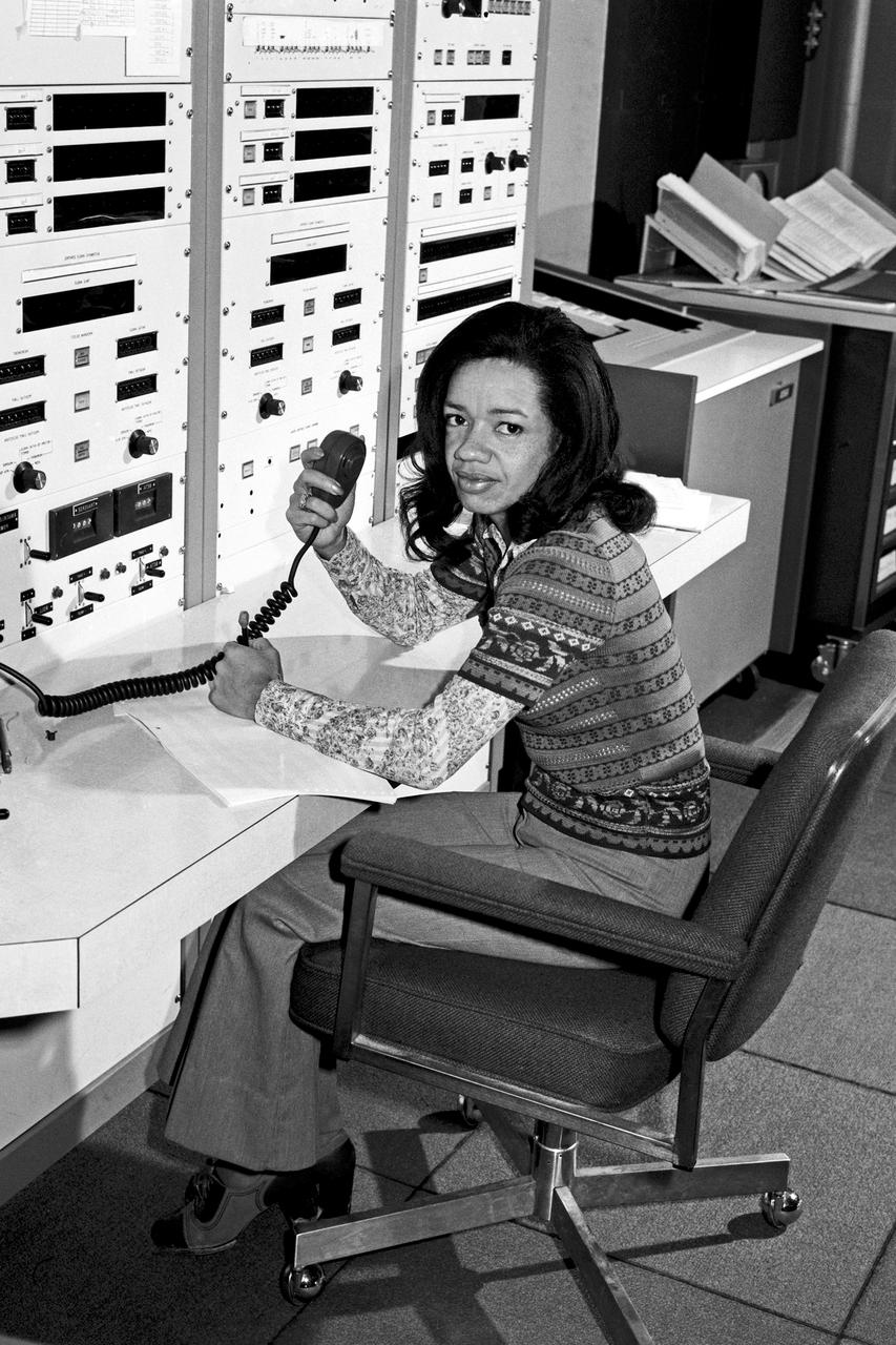 Environmental Portrait of Christine M. Darden.  Supersonic Aerodynamics Branch 