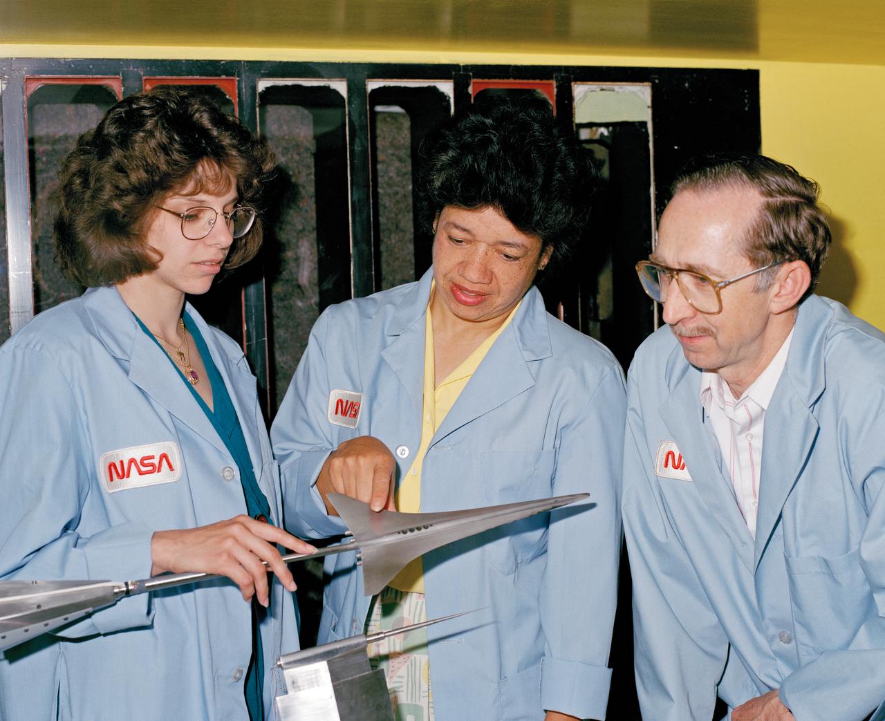 NASA Staff Dr.Darden, Matthew Overhold, Kathy Needleman,Robert Mack. 