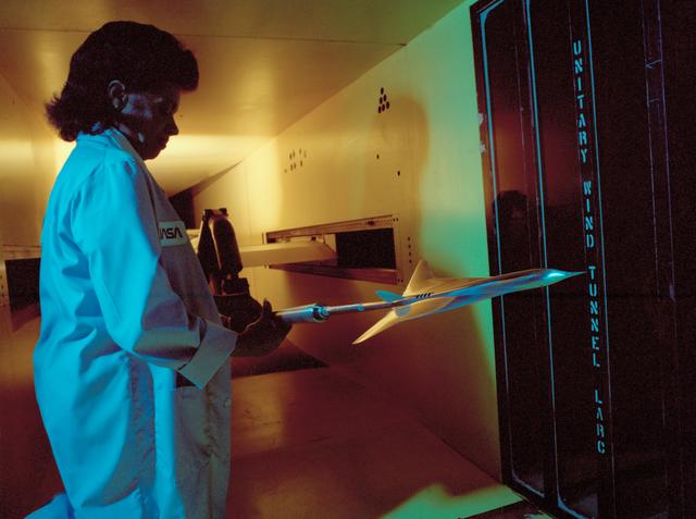 NASA image: Low-boom Model Mach II in Unitary Tunnel 