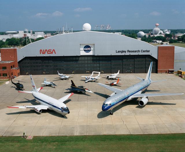 NASA image: Aircraft in front of hangar