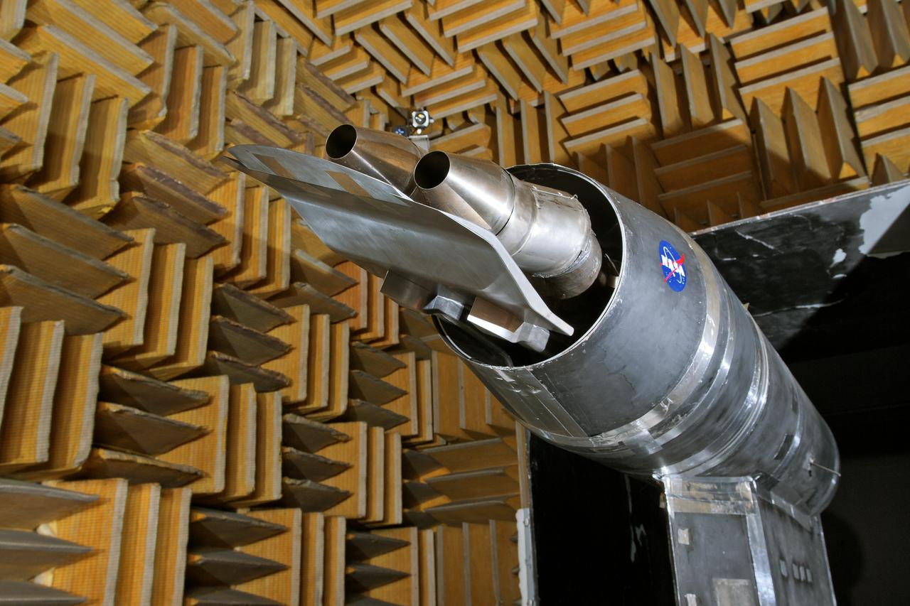 LSAWT\Twin Jet Test with HWB Model\JEDA Measurements  Low Speed Aeroacoustic Wind Tunnel\Twin Jet Model System \Hybrid Wing Model Installed\ Measurement Technique: Jet Directional Array (JEDA)