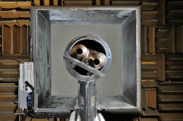 NASA image: LSAWT\Twin Jet Test with HWB Model\JEDA Measurements 