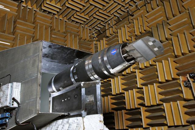 NASA image: LSAWT\Twin Jet Test with HWB Model\JEDA Measurements 