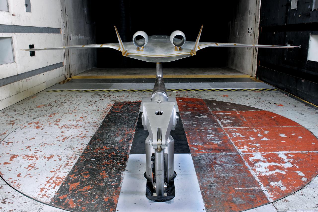 (HWB) Hybrid Wing Body Aerodynamic Test in 14x22 12.3 Foot Span HWB Model as tested in the 14x22 Foot Subsonic Tennel Aerodynamic Test  