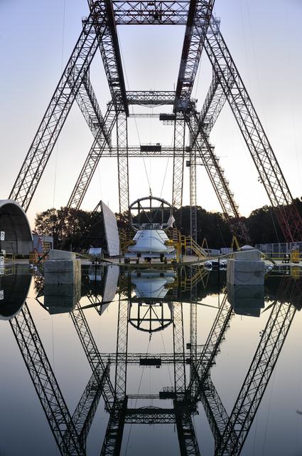 NASA image: ORION Project-(SPLASH) Structural Passive Landing Attenuation fo