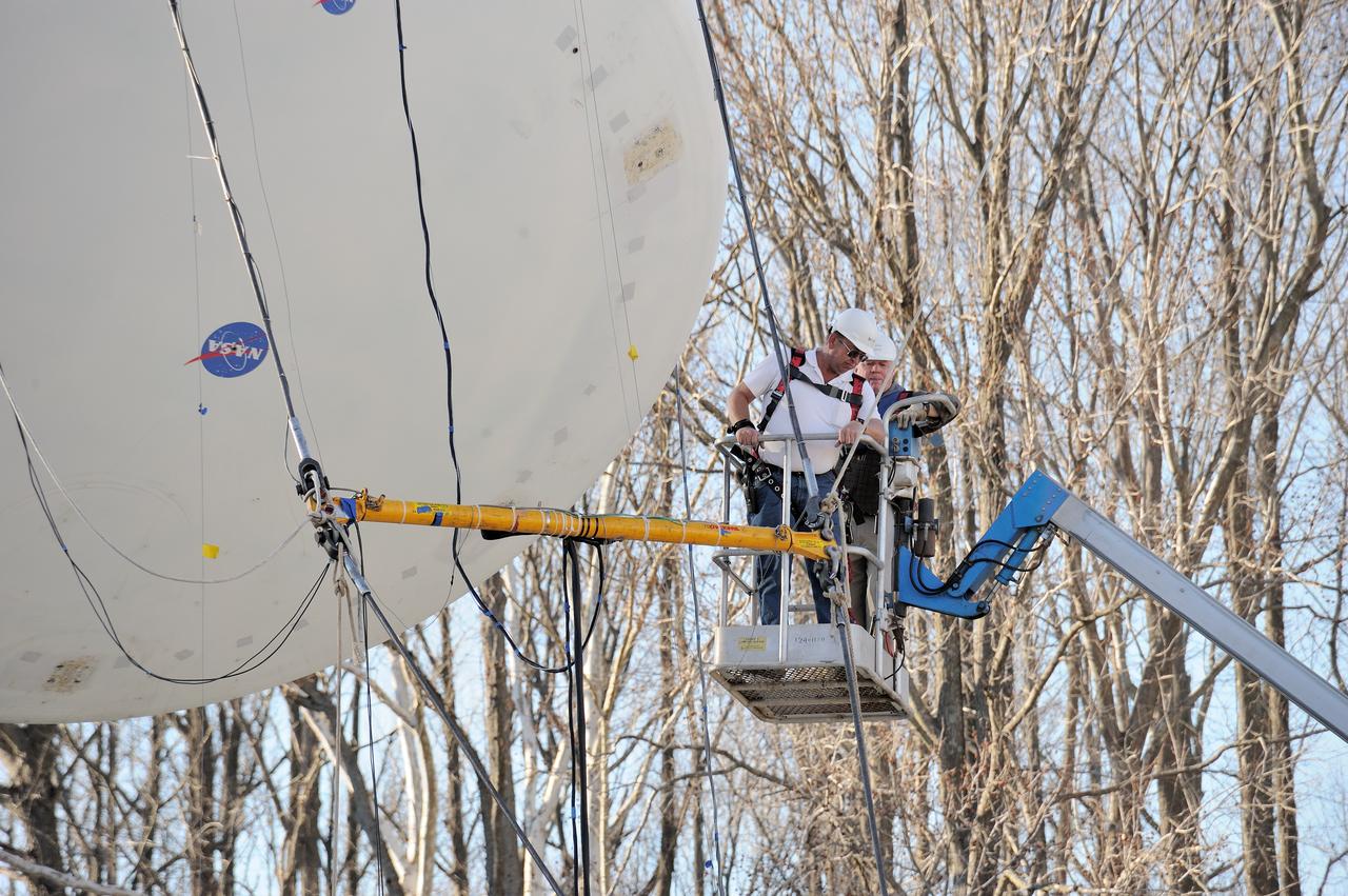 ORION Project-(SPLASH) Structural Passive Landing Attenuation for Survivability of Human Crew (BTA) Boiler Plate Test Article Water Impact Test-PIT  Test-2 Tested at the Hydro Impact Basin at the Landing and Impact Research Facility (Gantry)