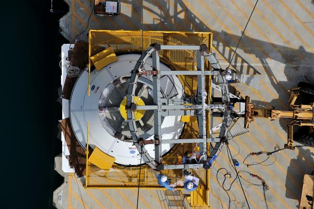 NASA image: Orion SPLASH P1 Test 7 Swing Test at NASA Langley Research Cente