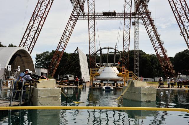 NASA image: Orion SPLASH P1 Test 7 Swing Test at NASA Langley Research Cente