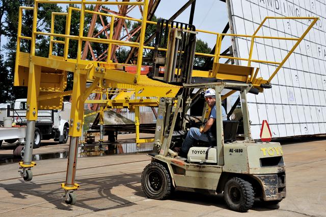 NASA image: Orion SPLASH P1 Test 7 Swing Test at NASA Langley Research Cente
