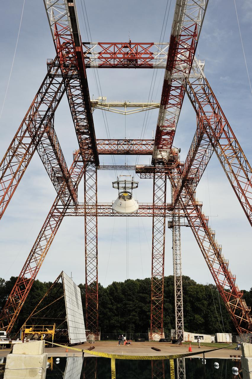 SPLASH P1 Test 7 Swing Test: Documentation of preparation, set up and results of full scale BTA (Boilerplate Test Article) vertical drop test series performed in 2012 at the LaRC Hydro Impact Basin (HIB)  