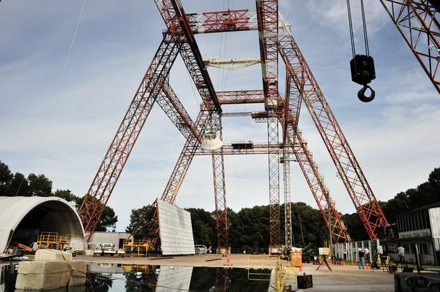 NASA image: Orion SPLASH P1 Test 7 Swing Test at NASA Langley Research Cente