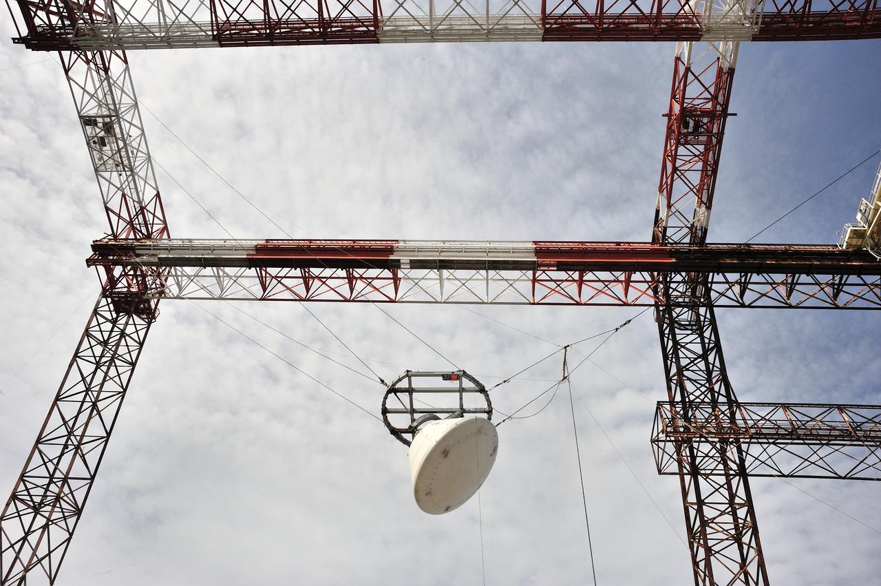 SPLASH P1 Test 7 Swing Test: Documentation of preparation, set up and results of full scale BTA (Boilerplate Test Article) vertical drop test series performed in 2012 at the LaRC Hydro Impact Basin (HIB)  