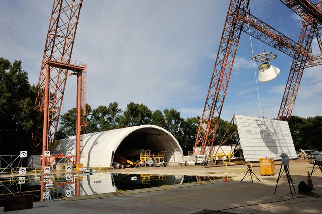 NASA image: Orion SPLASH P1 Test 7 Swing Test at NASA Langley Research Cente