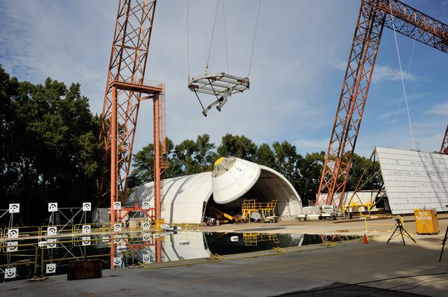 NASA image: Orion SPLASH P1 Test 7 Swing Test at NASA Langley Research Cente