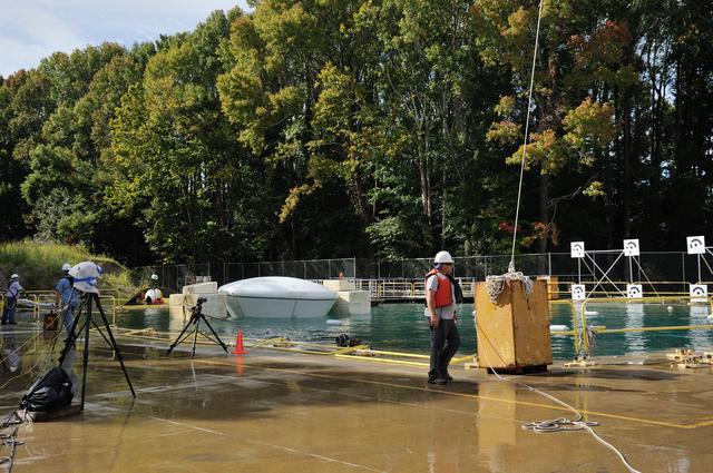 NASA image: Orion SPLASH P1 Test 7 Swing Test at NASA Langley Research Cente