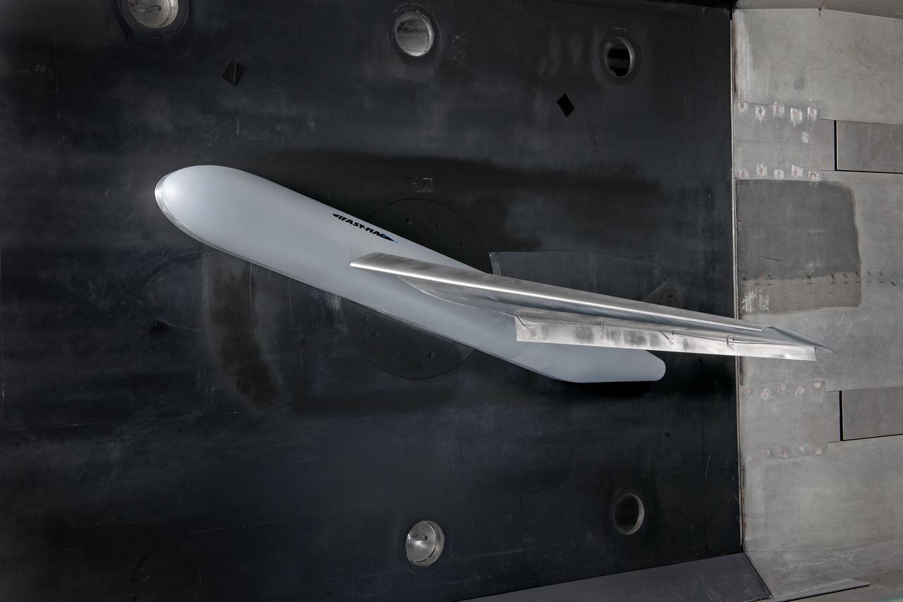 (NTF) National Transonic Facility Test 213-SFW Flow Control II, Fast-MAC Model:  The fundamental Aerodynamics Subsonic Transonic-Modular Active Control (Fast-MAC) Model was tested for the 2nd time in the NTF.  The objectives were to document the effects of Reynolds numbers on circulation control aerodynamics and to develop and open data set for CFD code validation. Image taken in building 1236, National Transonic Facility