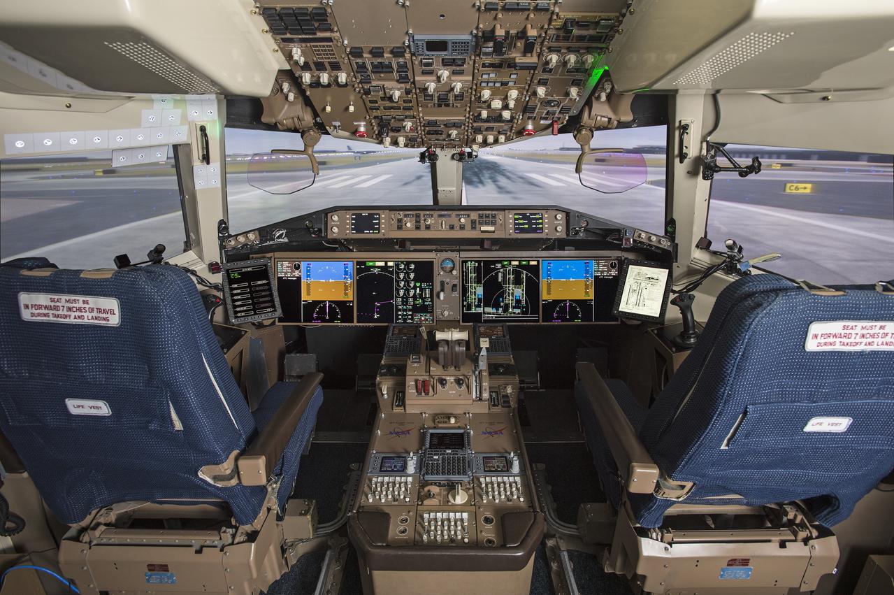 NextSafe-3 Simulator with Cockpit view, Head worn displays