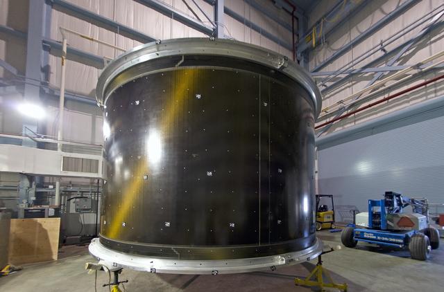 NASA image: 13.1 Foot Diameter Fluted-Core Sandwich Composite Test Article 