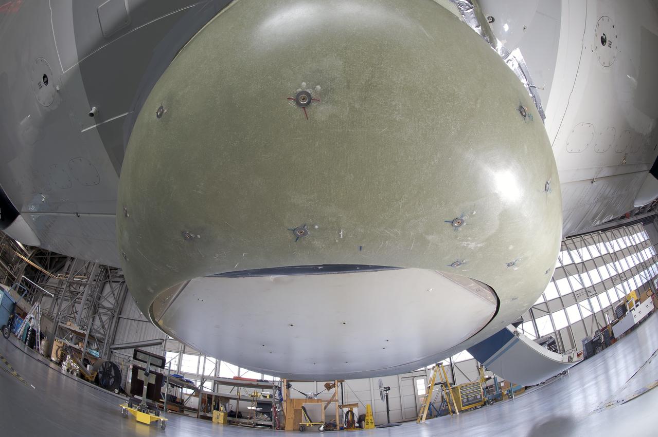  SLAP antenna and external fairing mounted on UC-12B; view looking aft