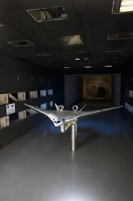 NASA image: 5.75% Scale Boeing BWB-0009G Model in NASA Langley 14x22 Foot Tu