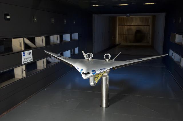 NASA image: 5.75% Scale Boeing BWB-0009G Model in NASA Langley 14x22 Foot Tu
