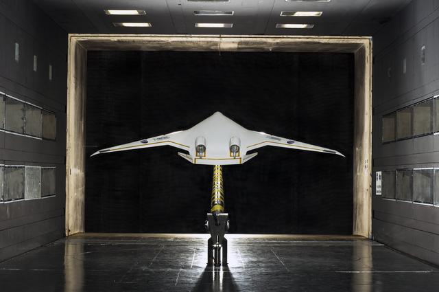 NASA image: 5.75% Scale Boeing BWB-0009G Model in NASA Langley 14x22 Foot Tu