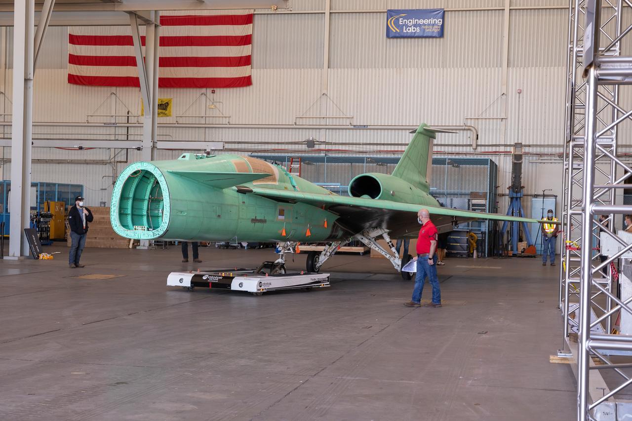 The X-59 is transported to the fuel barn at Lockheed Martin in Fort Worth, Texas to undergo fuel tank calibration tests. During this phase, the X-59’s gas tanks were filled and fuel-remaining sensors inside the aircraft were checked.