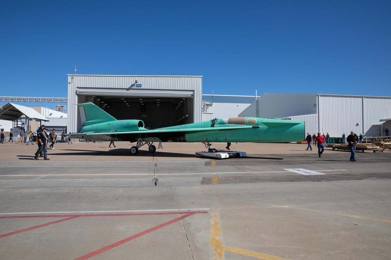 The X-59 is transported to the fuel barn at Lockheed Martin in Fort Worth, Texas to undergo fuel tank calibration tests. During this phase, the X-59’s gas tanks were filled and fuel-remaining sensors inside the aircraft were checked.