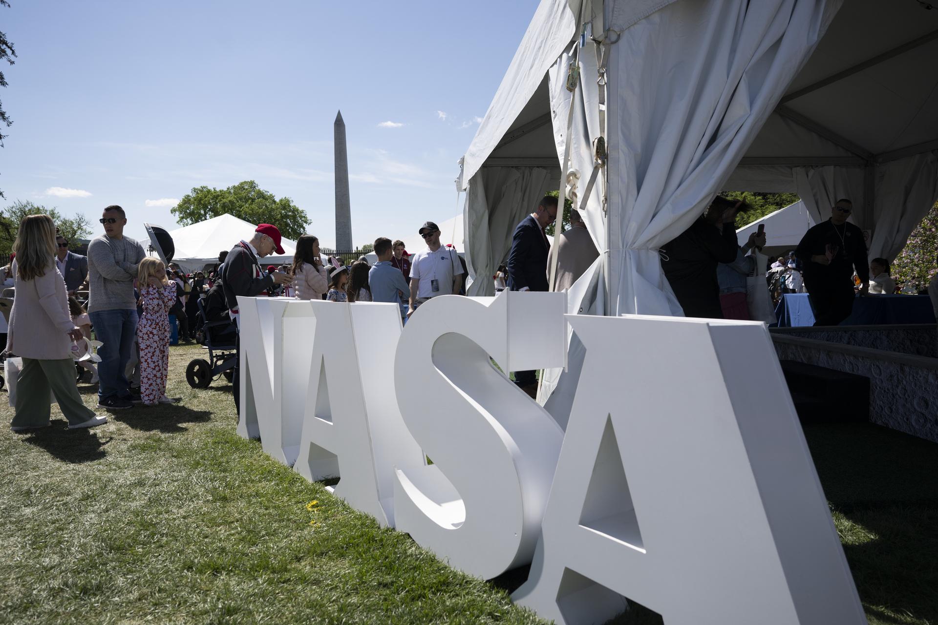 Guests engage in STEM Stations at the White House Easter Egg Roll, on the South Lawn in Washington D.C., on April 6, 2026. Photo Credit: (NASA/Crystal R. Hines)